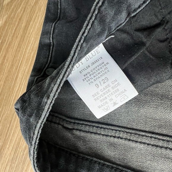 Judy Blue Women’s Size 9/29 Black Skinny Jeans Super Stretchy and Comfortable - Picture 4 of 4